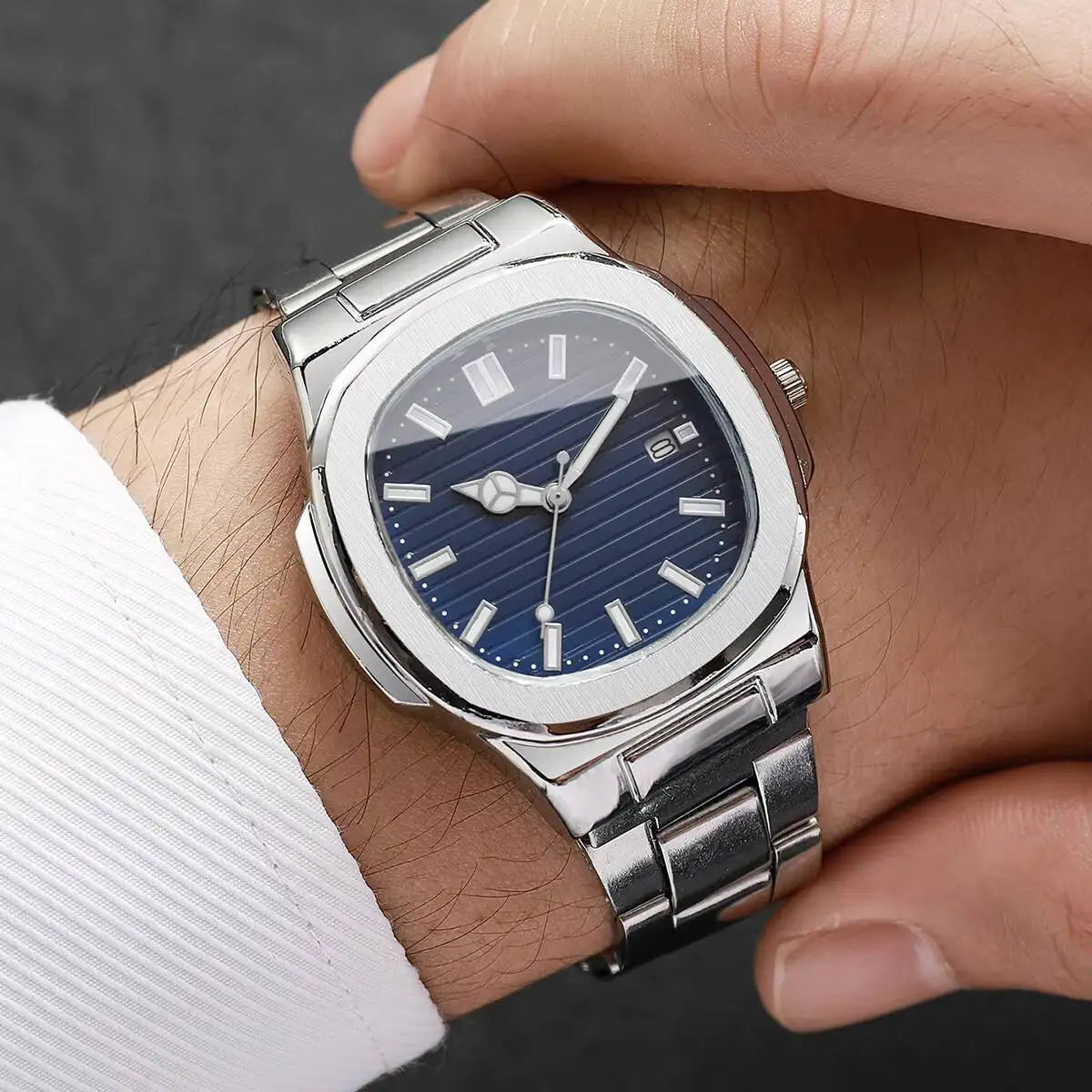 Fashion Square Men Business Watches Luxury Stainless Steel Strap Quartz Watch with Calendar For Mens Clock（Without Box）