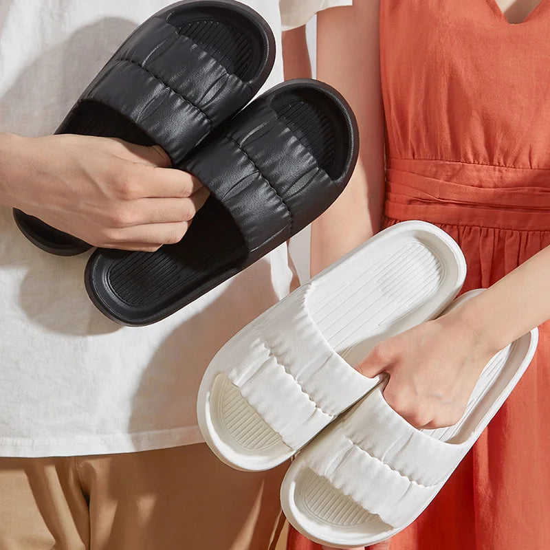 Women Soft Sole Cloud Slippers Thicken Platform Indoor Outdoor Beaches Sandals Summer EVA Non Slip Flip Flops 2025 New Wholesale